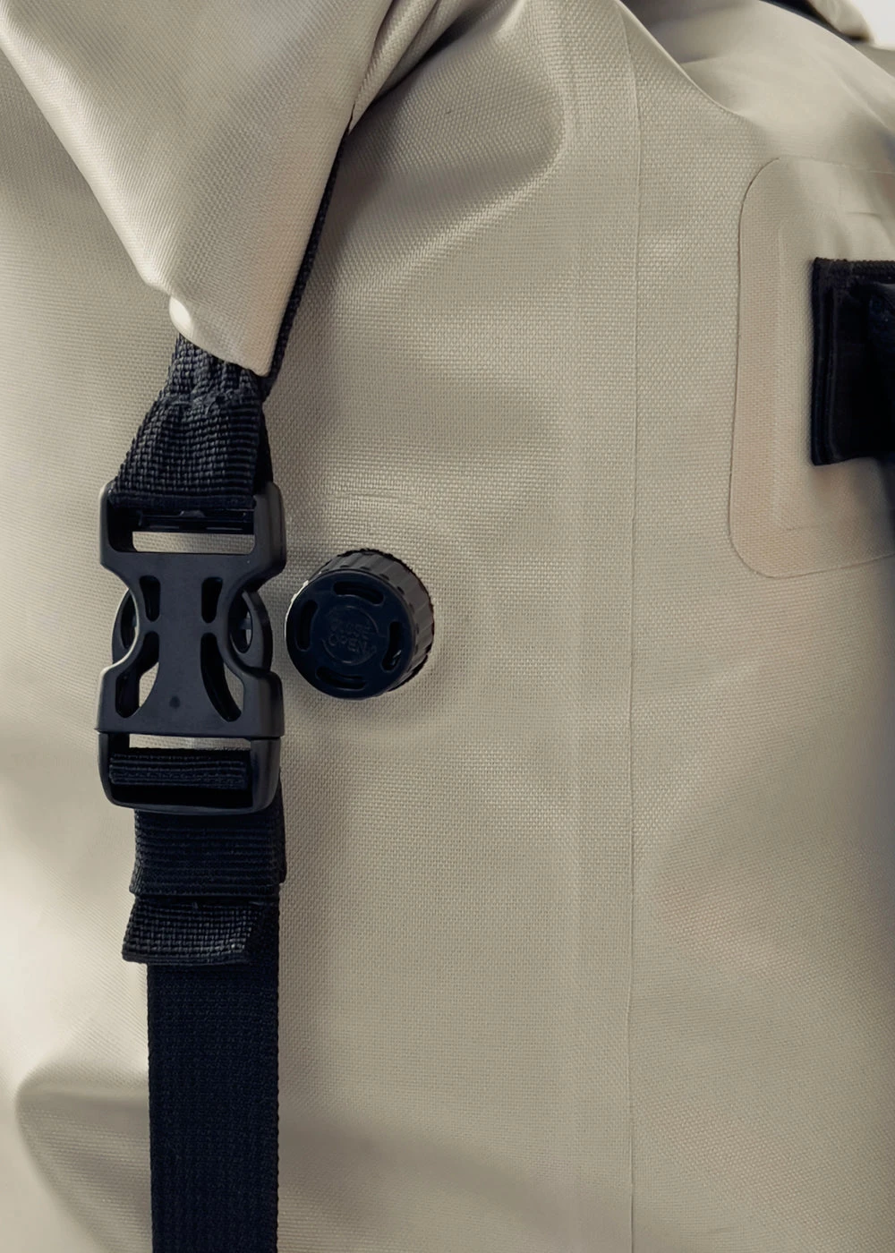 Vissla Ice Seas Cooler 24L Dry Backpack 6 Vissla Ice Seas Cooler 24L Dry Backpack - Image 4